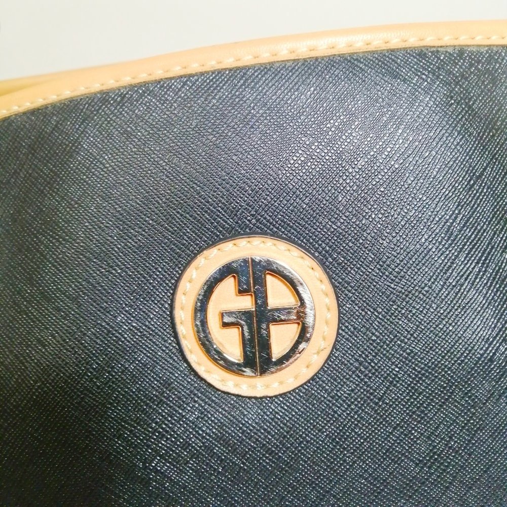 Giani Bernini Saffiano Tote - Picture 6 of 12